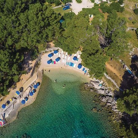 Lovely Apartment In Veli Losinj With Kitchen Zewnętrze zdjęcie