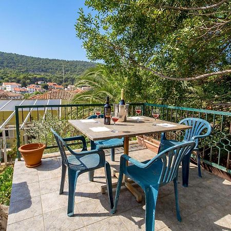 Lovely Apartment In Veli Losinj With Kitchen Zewnętrze zdjęcie