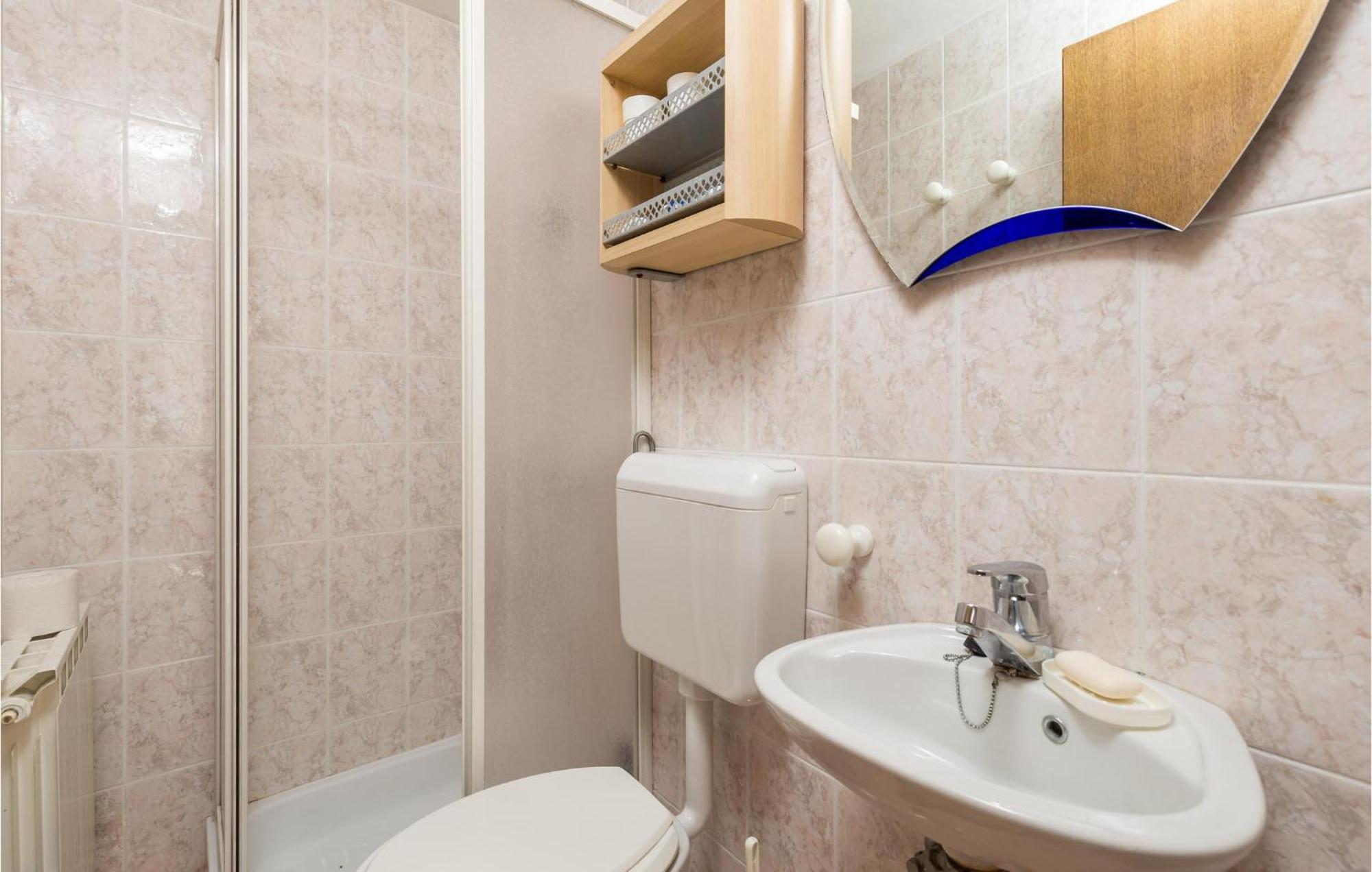 Lovely Apartment In Veli Losinj With Kitchen Zewnętrze zdjęcie