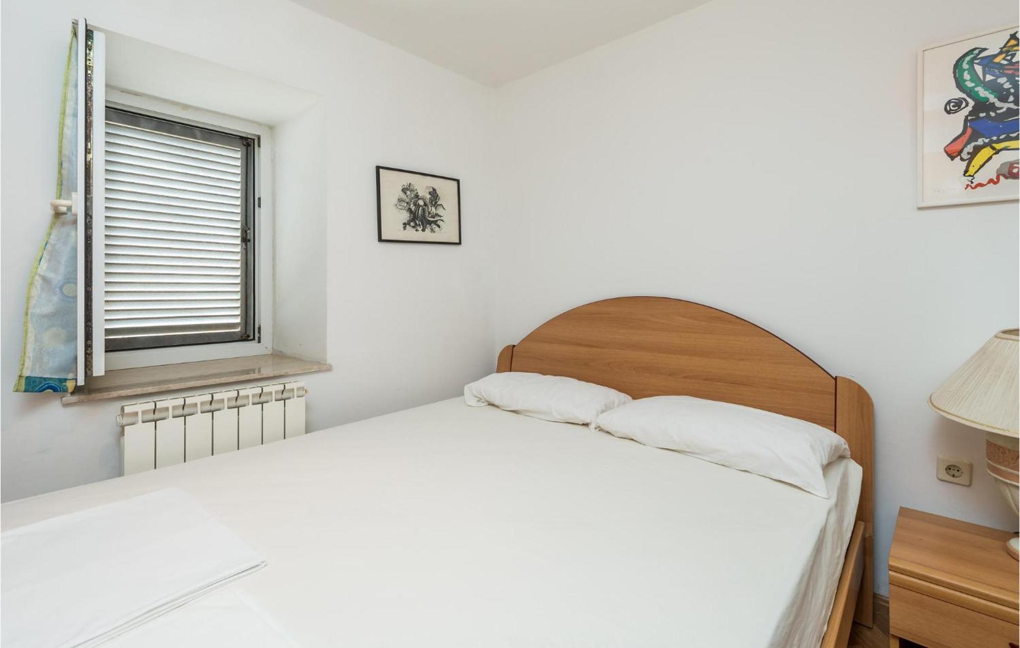 Lovely Apartment In Veli Losinj With Kitchen Zewnętrze zdjęcie