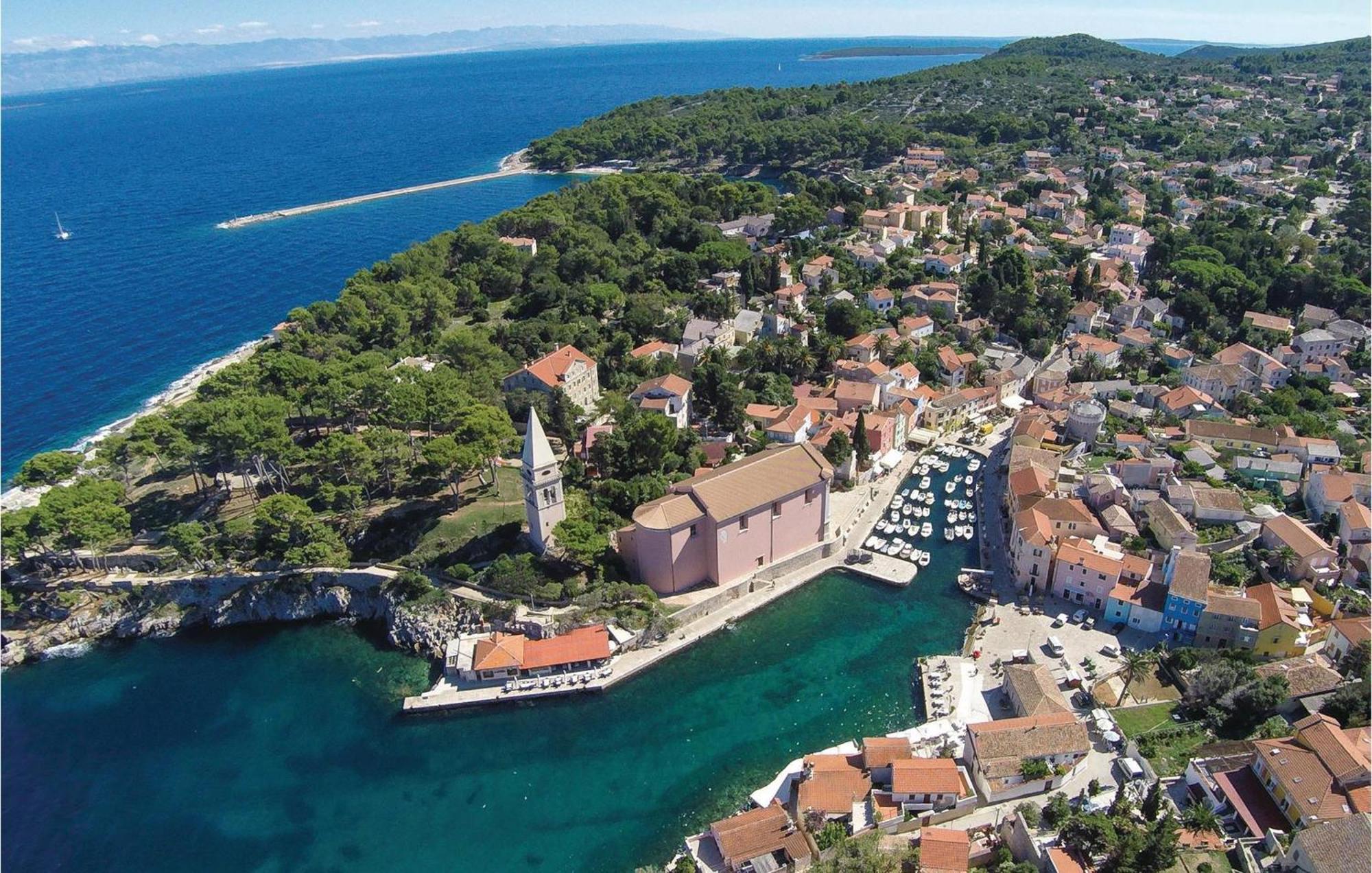 Lovely Apartment In Veli Losinj With Kitchen Zewnętrze zdjęcie